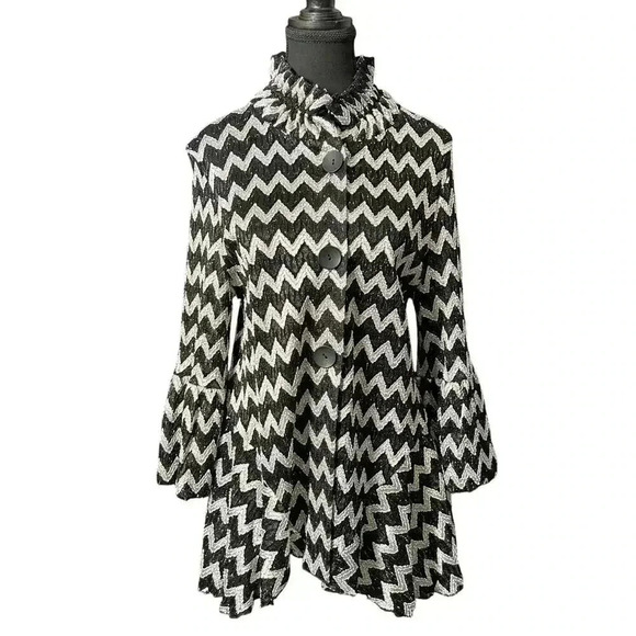 Patchington Tops - Patchington Chevron Blk/white L Button Up